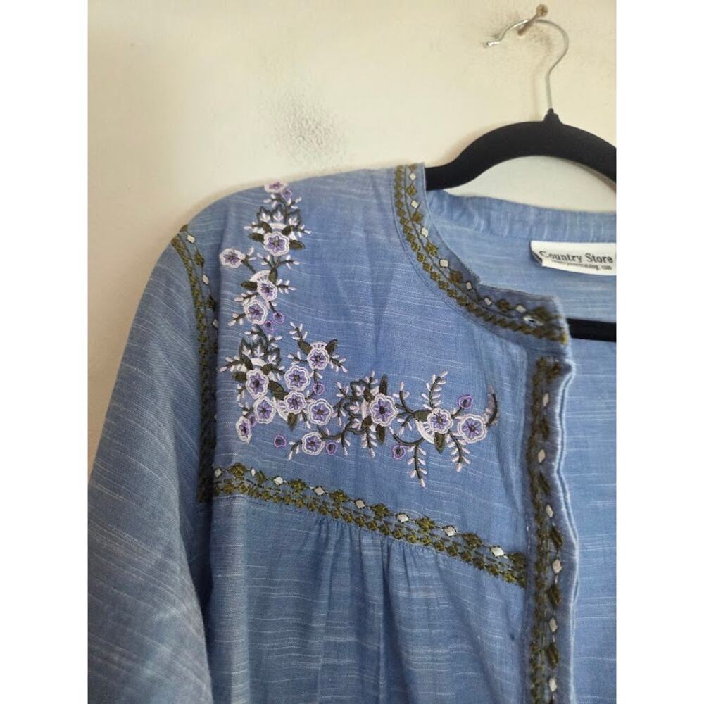 Country Store Blue w/Floral Embroidery Cotton Butto  Down Blouse size Large - Picture 3 of 6